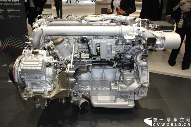 探馆汉诺威之曼全系柴油机及气体机篇。图为11L的MAN D2066 LOH32欧六排放发动机 