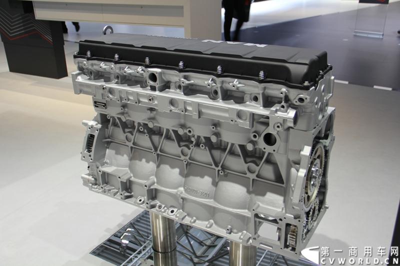 探馆汉诺威之曼全系柴油机及气体机篇。图为MAN D2066发动机缸体 