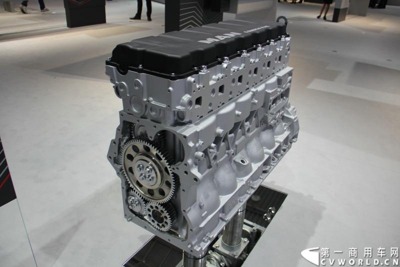 探馆汉诺威之曼全系柴油机及气体机篇。图为MAN D2066发动机缸体 