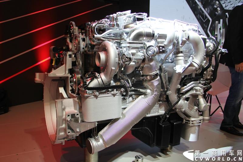 探馆汉诺威之曼全系柴油机及气体机篇。图为MAN D3876 V6 15L新型重型发动机