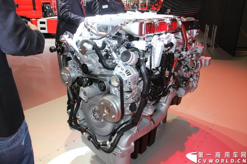 探馆汉诺威之曼全系柴油机及气体机篇。图为MAN D3876 V6 15L新型重型发动机