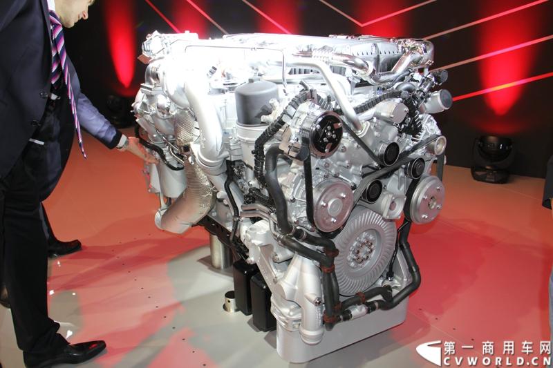 探馆汉诺威之曼全系柴油机及气体机篇。图为MAN D3876 V6 15L新型重型发动机