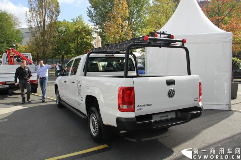 探馆汉诺威之现代轻型商用车篇。图为大众AMAROK皮卡改装车 