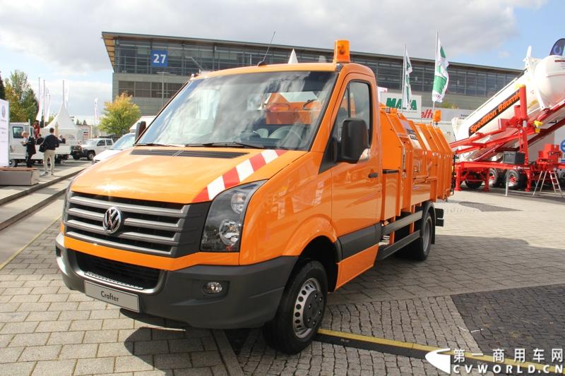 探馆汉诺威之现代轻型商用车篇。图为大众CRAFTER改装的垃圾车 