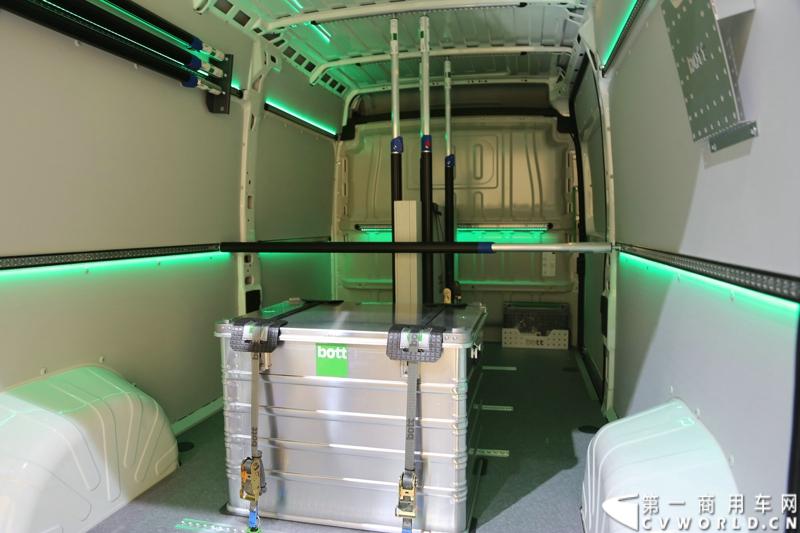 探馆汉诺威之雪铁龙轻型商用车篇。图为jumper 