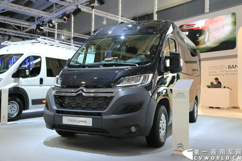 探馆汉诺威之雪铁龙轻型商用车篇。图为灰色jumper 