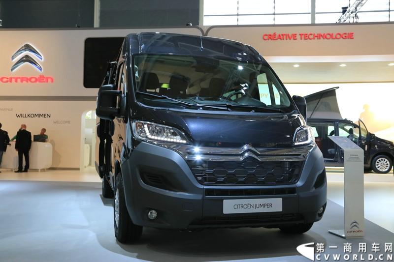 探馆汉诺威之雪铁龙轻型商用车篇。图为灰色jumper 