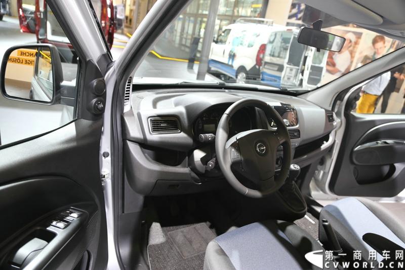 探馆汉诺威之欧宝轻型商用车篇。图为欧宝combo 