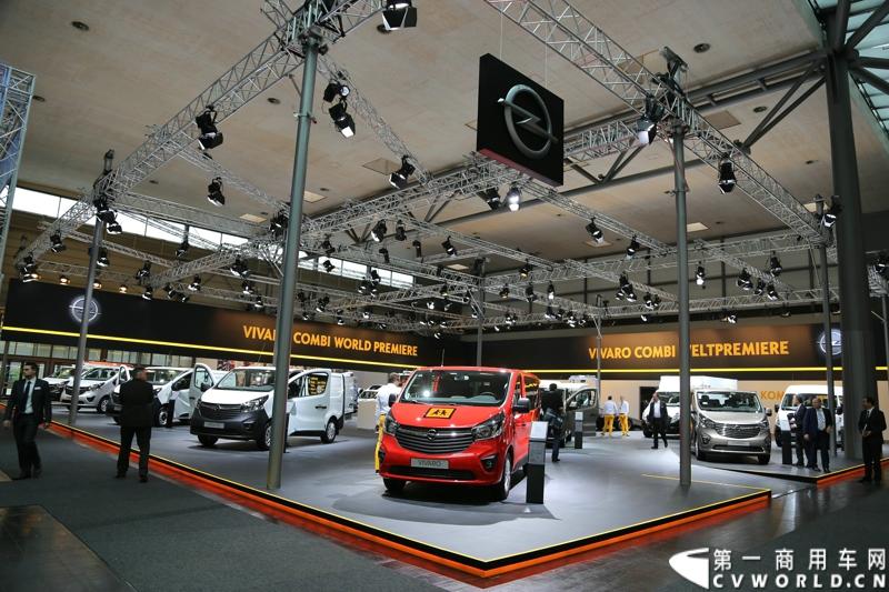 探馆汉诺威之欧宝轻型商用车篇。图为欧宝展台