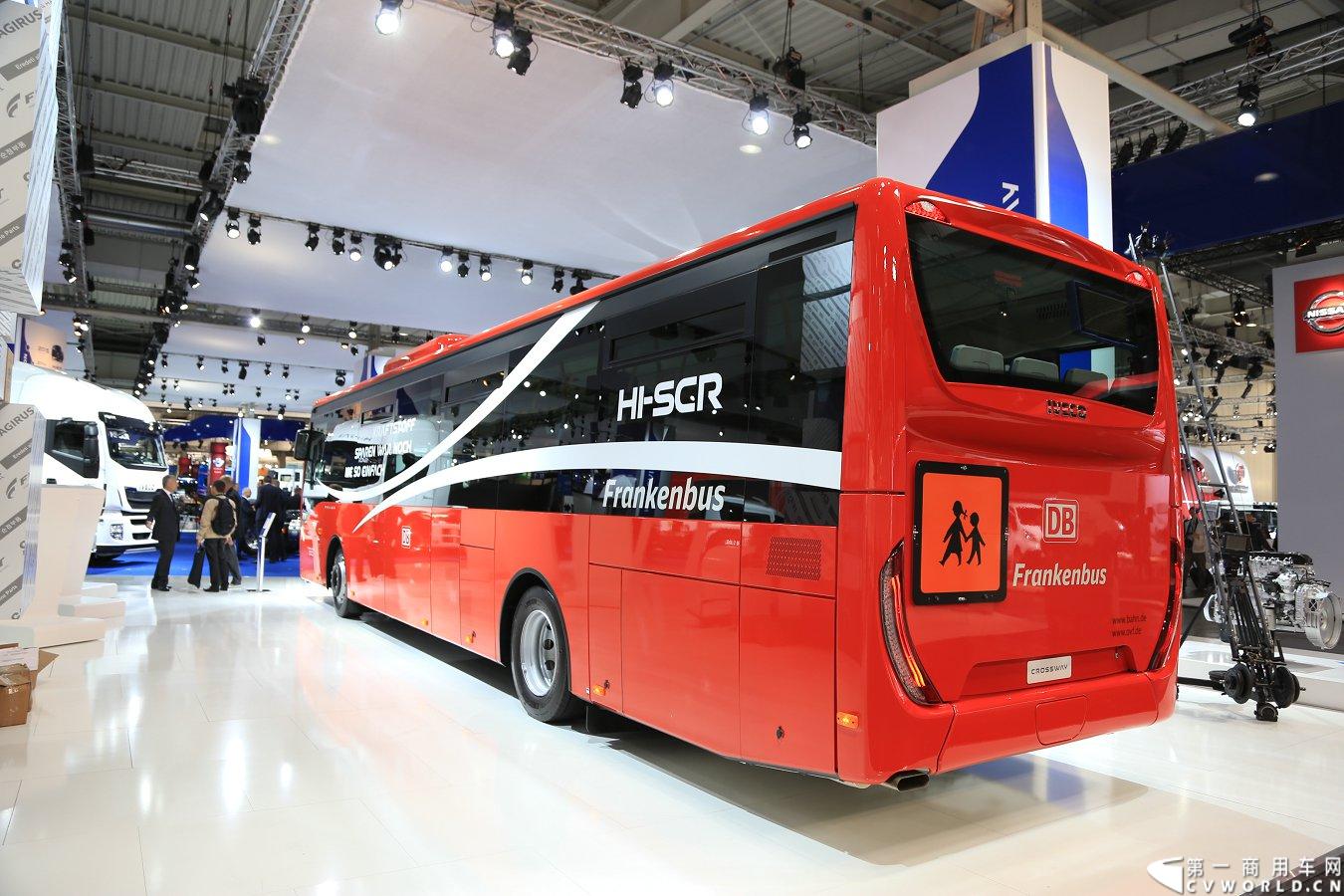 探馆汉诺威之依维柯篇。图为依维柯巴士