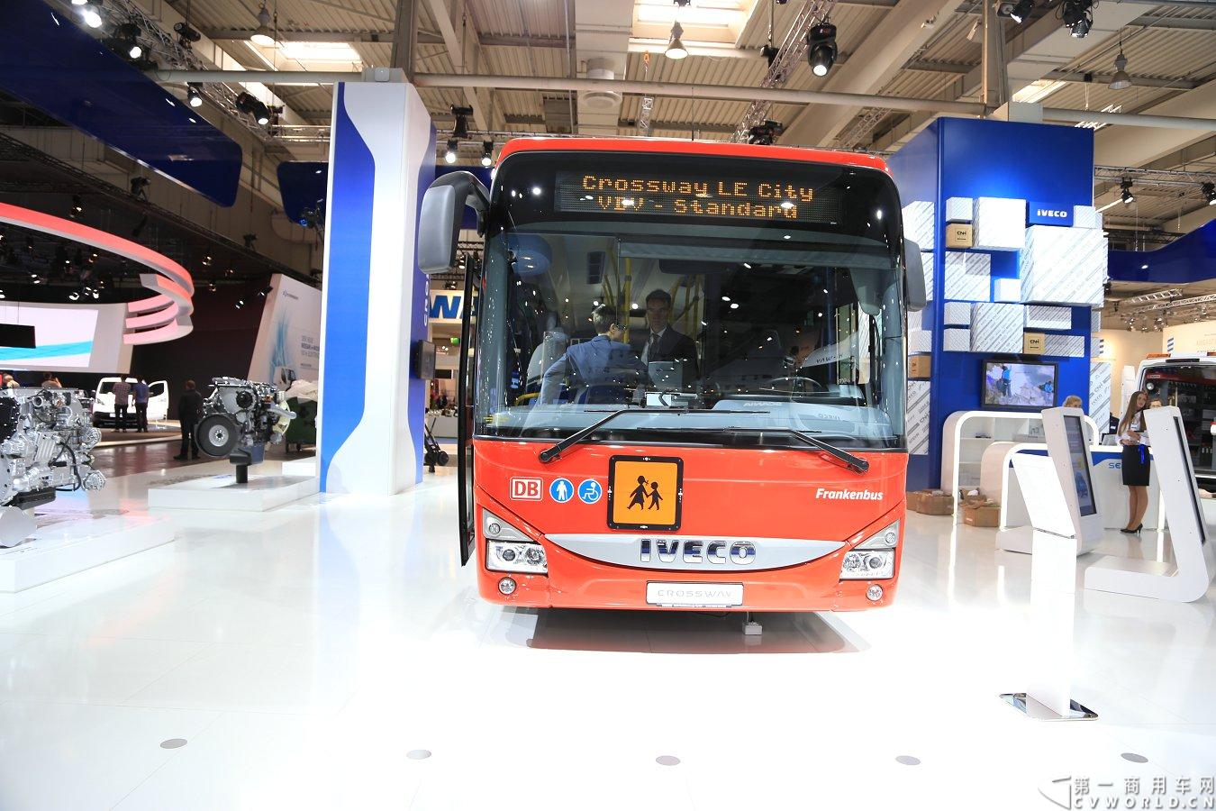 探馆汉诺威之依维柯篇。图为依维柯巴士