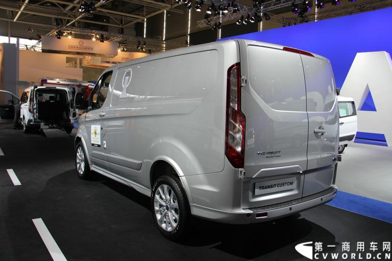 探馆汉诺威之福特全顺轻型商用车篇。图为2013年度VAN——全顺Custom 