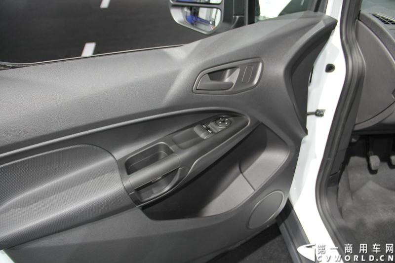 探馆汉诺威之福特全顺轻型商用车篇。图为2014年度VAN——全顺Connect 