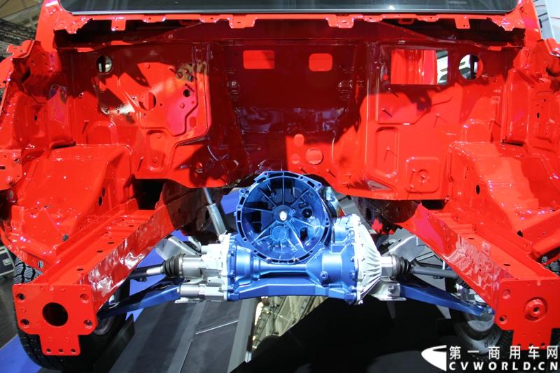 探馆汉诺威之福特全顺轻型商用车篇。图为福特全顺白车身展示 