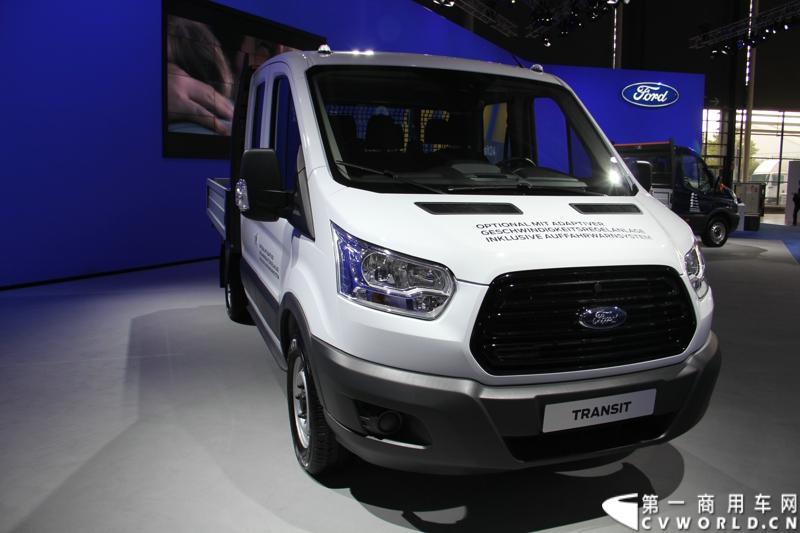 探馆汉诺威之福特全顺轻型商用车篇。图为福特全顺-白色