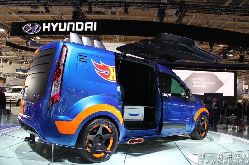 探馆汉诺威之福特全顺轻型商用车篇。图为福特全顺概念车 