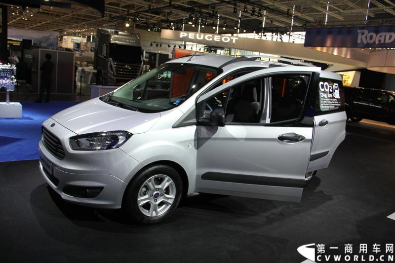 探馆汉诺威之福特全顺轻型商用车篇。图为全顺Courier 