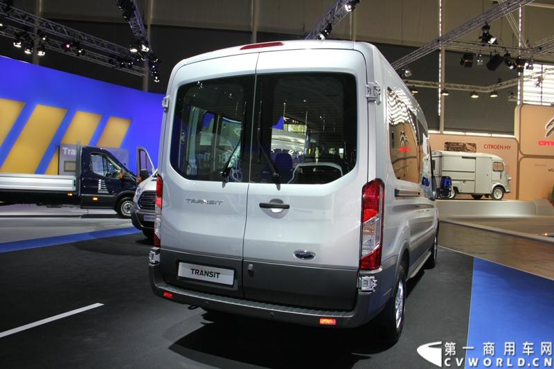 探馆汉诺威之福特全顺轻型商用车篇。图为福特全顺客货两用车 
