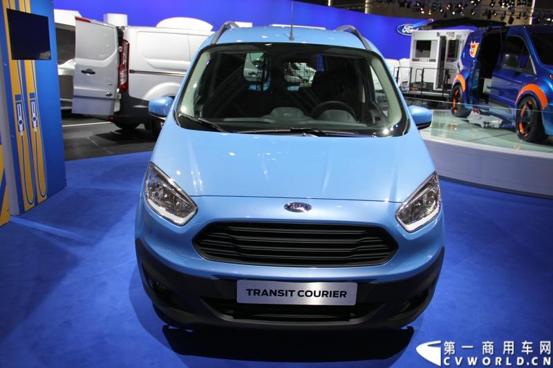 探馆汉诺威之福特全顺轻型商用车篇。图为全顺Courier-蓝色