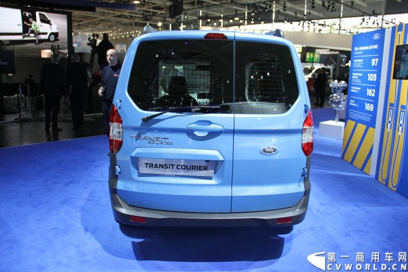 探馆汉诺威之福特全顺轻型商用车篇。图为全顺Courier-蓝色