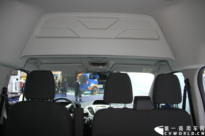 探馆汉诺威之福特全顺轻型商用车篇。图为全顺Custom商旅车 