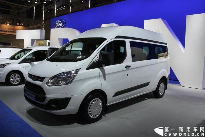 探馆汉诺威之福特全顺轻型商用车篇。图为全顺Custom商旅车 