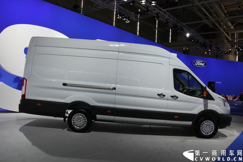 探馆汉诺威之福特全顺轻型商用车篇。图为全顺封闭式厢式货车