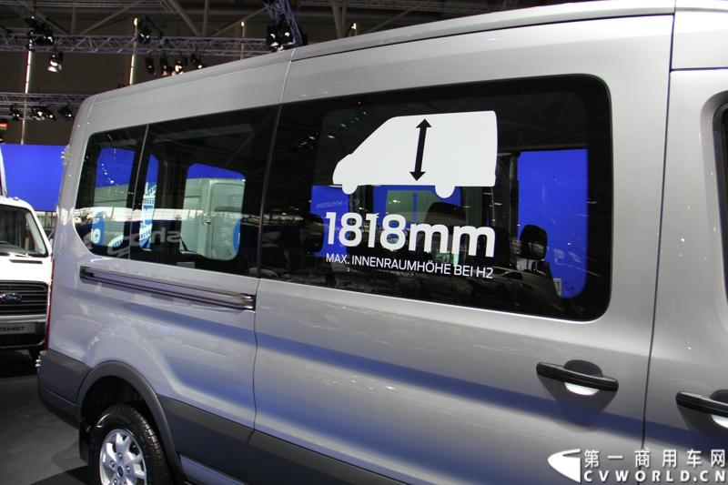 探馆汉诺威之福特全顺轻型商用车篇。图为福特全顺客货两用车 