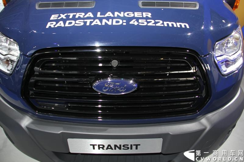 探馆汉诺威之福特全顺轻型商用车篇。图为福特全顺-蓝色