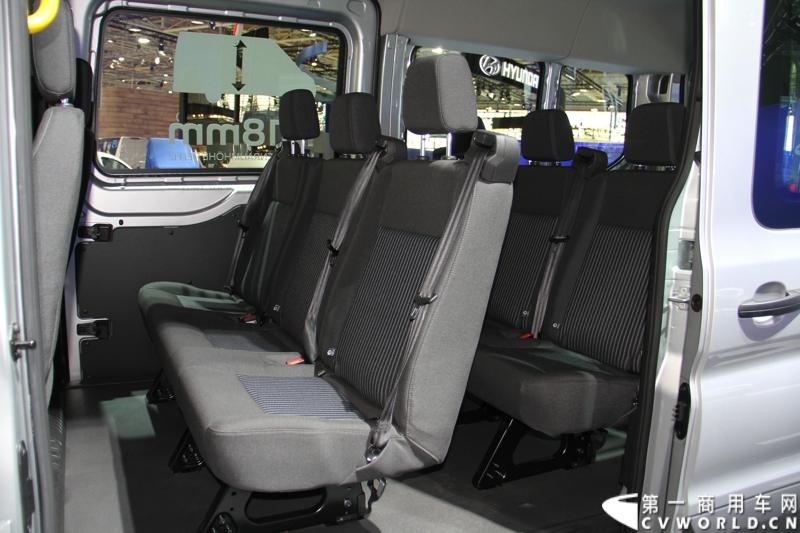 探馆汉诺威之福特全顺轻型商用车篇。图为福特全顺商旅车 