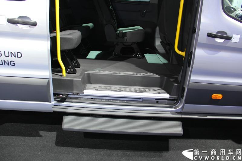 探馆汉诺威之福特全顺轻型商用车篇。图为福特全顺商旅车 