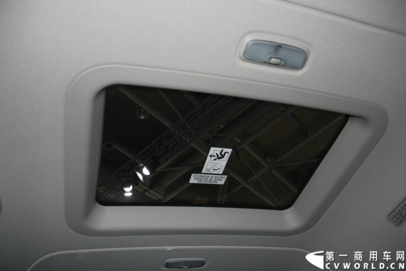 探馆汉诺威之福特全顺轻型商用车篇。图为福特全顺商旅车 