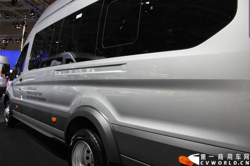 探馆汉诺威之福特全顺轻型商用车篇。图为福特全顺商旅车 