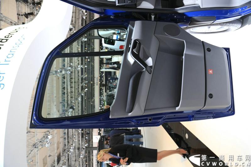 探馆汉诺威之大众轻型商用车篇。图为大众crafter blue motion 