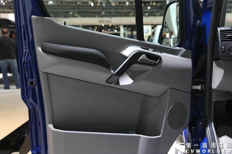 探馆汉诺威之大众轻型商用车篇。图为大众crafter blue motion 