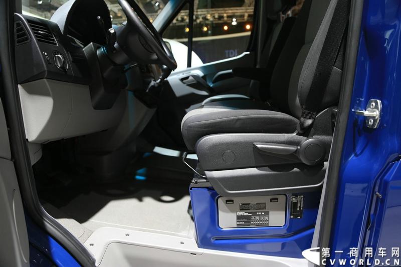 探馆汉诺威之大众轻型商用车篇。图为大众crafter blue motion 