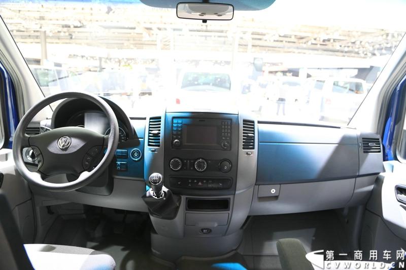 探馆汉诺威之大众轻型商用车篇。图为大众crafter blue motion 