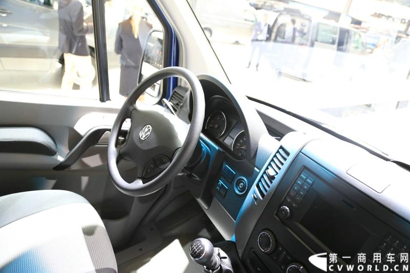 探馆汉诺威之大众轻型商用车篇。图为大众crafter blue motion 