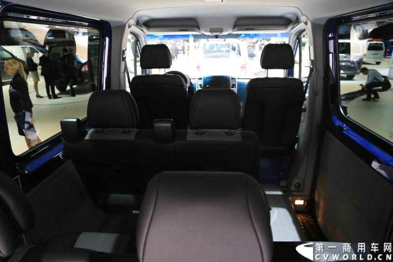 探馆汉诺威之大众轻型商用车篇。图为大众crafter blue motion 