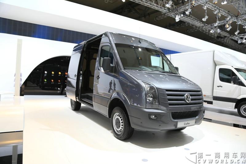 探馆汉诺威之大众轻型商用车篇。图为大众crafter灰色
