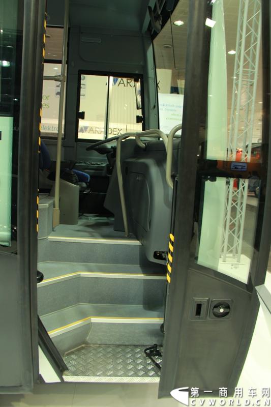 探馆汉诺威之五十铃客车篇。图为五十铃NOVO CITI 