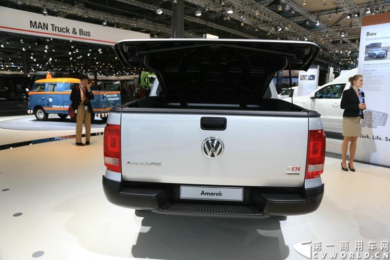 探馆汉诺威之大众轻型商用车篇。图为大众amarok