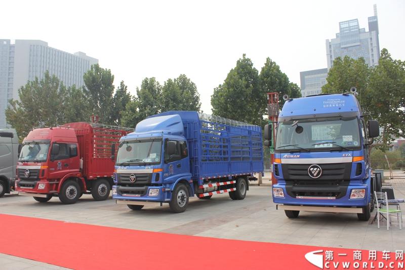 2014第七届中国（山东）国际汽车工业博览会（简称：山东汽博会）于9月23日在济南国际会展中心举办，展会为期三天。本次汽博会是由中国国际贸易促进委员会、济南市人民政府、山东省汽车行业协会联合主办，济南市贸促会、国际商会济南分会、山东新丞华展览有限公司承办的商用车领域的一届专业展会。图为福田欧曼的另一个展台