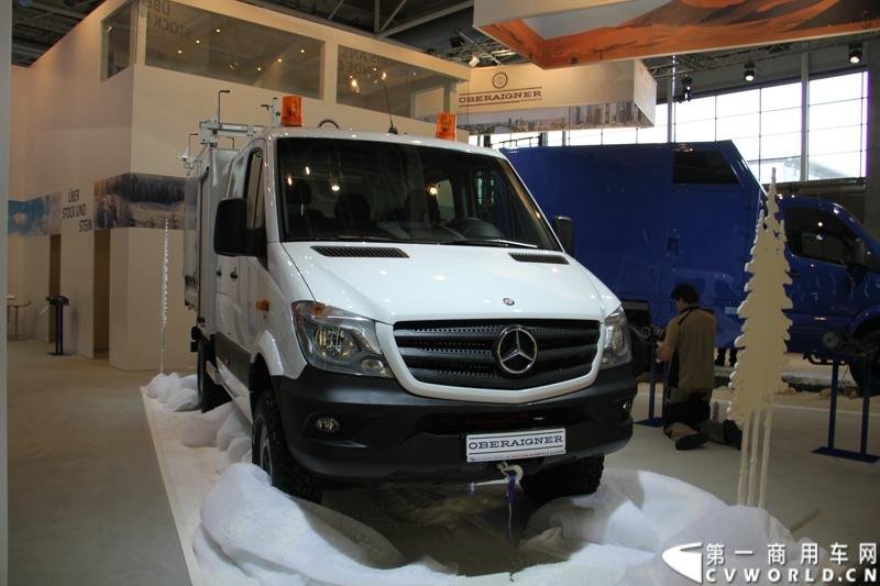 探馆汉诺威之奔驰轻客篇。图为奔驰Sprinter改装的四驱专用车 