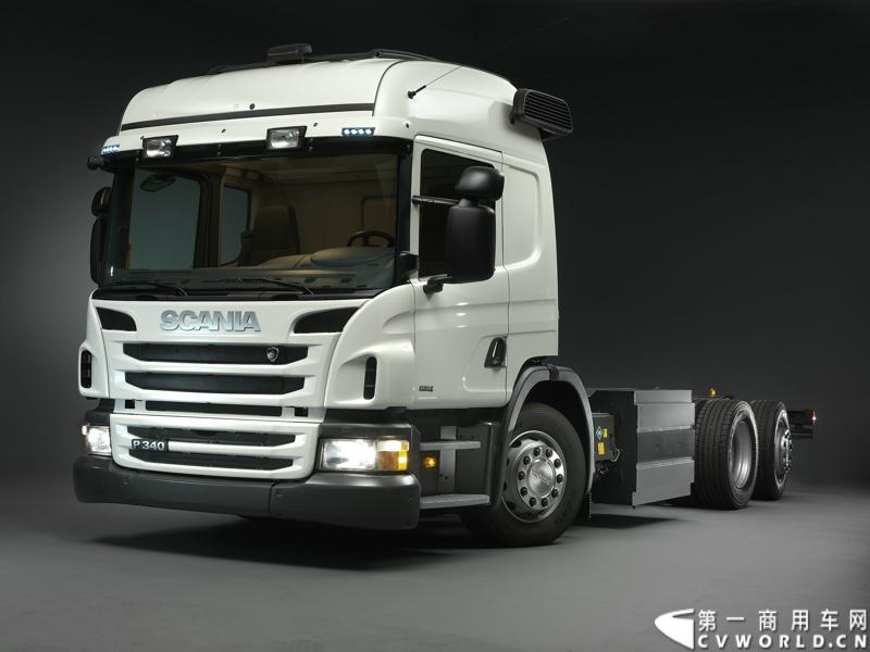 2014年10月15日 全球领先的商用汽车制造商斯堪尼亚亮相第六届中国（北京）国际机场技术设备和服务展览会（Inter Airport China 2014）。图为斯堪尼亚P340 6x2 低顶驾驶室 燃气卡车