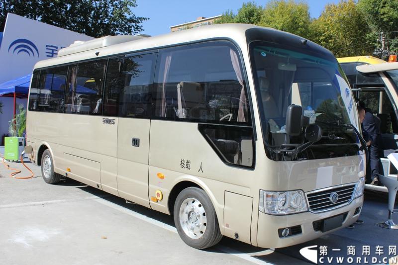 2014年10月15日 全球领先的商用汽车制造商斯堪尼亚亮相第六届中国（北京）国际机场技术设备和服务展览会（Inter Airport China 2014）。图为宇通纯电动客车