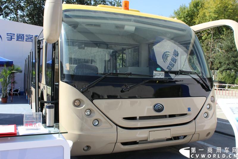 2014年10月15日 全球领先的商用汽车制造商斯堪尼亚亮相第六届中国（北京）国际机场技术设备和服务展览会（Inter Airport China 2014）。图为宇通纯电动客车
