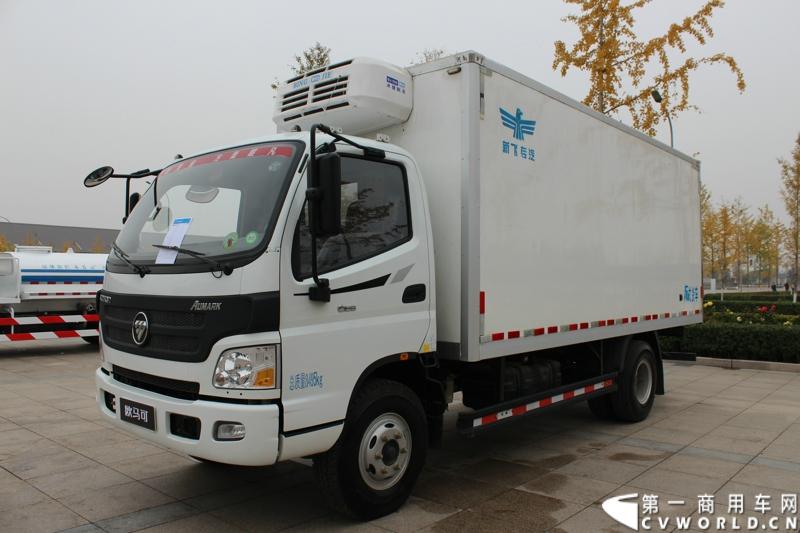 10月23日，福田汽车在位于北京市密云县的北京多功能汽车厂内举行了“为生活而科技——福田汽车奥铃、欧马可品鉴会”。图为欧马可BJ5089XLC-FB型冷藏车-侧面