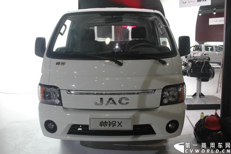   2014年11月20日-23日, 2014广州国际商用车展在广州琶洲中国进出口商品交易会展馆B区举行。作为国内主流商用车企业之一，此次江淮汽车携旗下帅铃全系主力车型及帅铃威司达中卡亮相。图为江淮小卡帅铃X