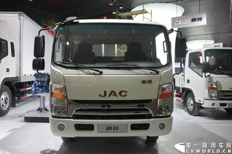   2014年11月20日-23日, 2014广州国际商用车展在广州琶洲中国进出口商品交易会展馆B区举行。作为国内主流商用车企业之一，此次江淮汽车携旗下帅铃全系主力车型及帅铃威司达中卡亮相。图为江淮帅铃